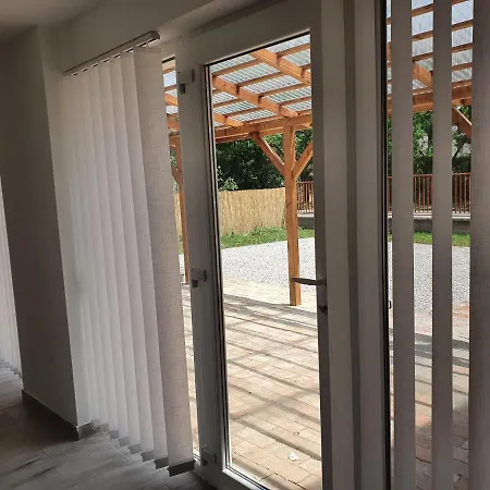 Familia Apartament *
