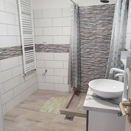 Apartament Familia *