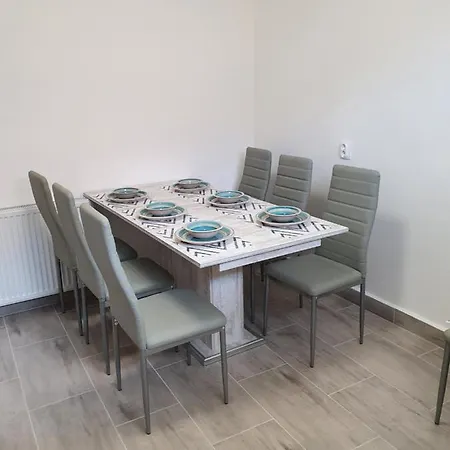 Familia Apartment *